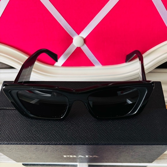 PRADA Sunglasses Black Square Cat Eye Triangle Logo and Engraved Front Logo - Picture 3 of 8